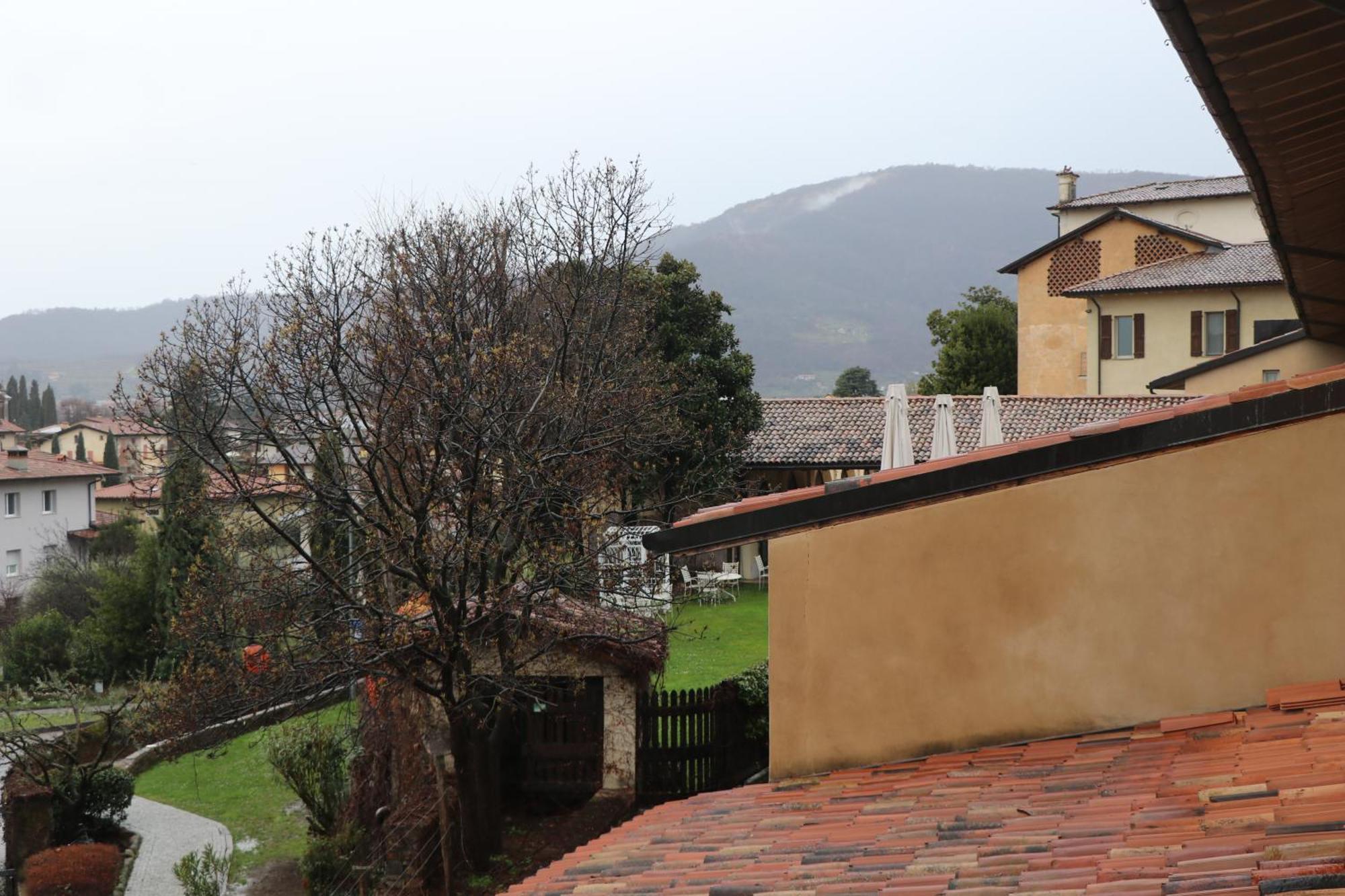 Вилла Borgo Santa Giulia Корте Франка Экстерьер фото