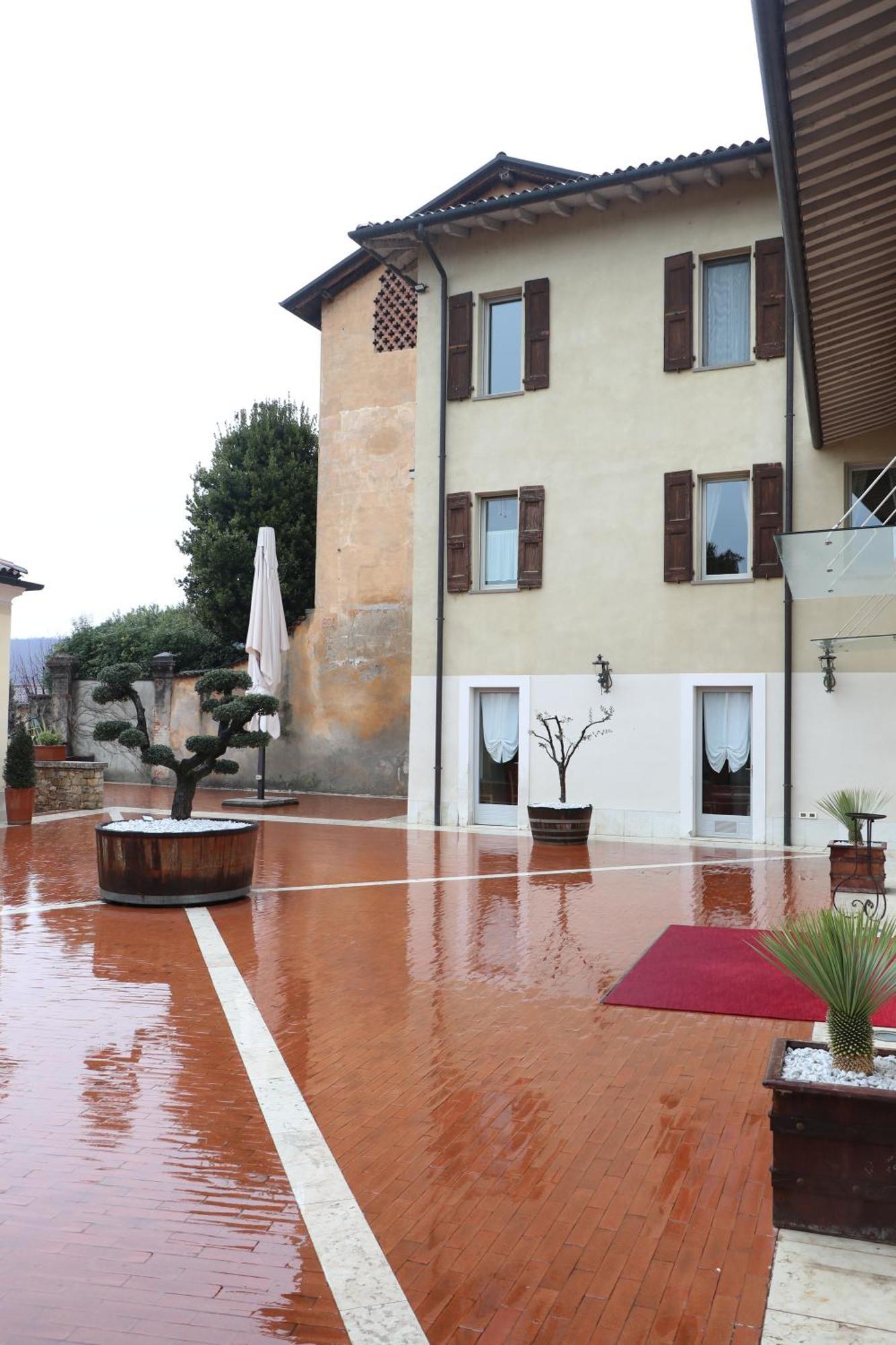 Вилла Borgo Santa Giulia Корте Франка Экстерьер фото