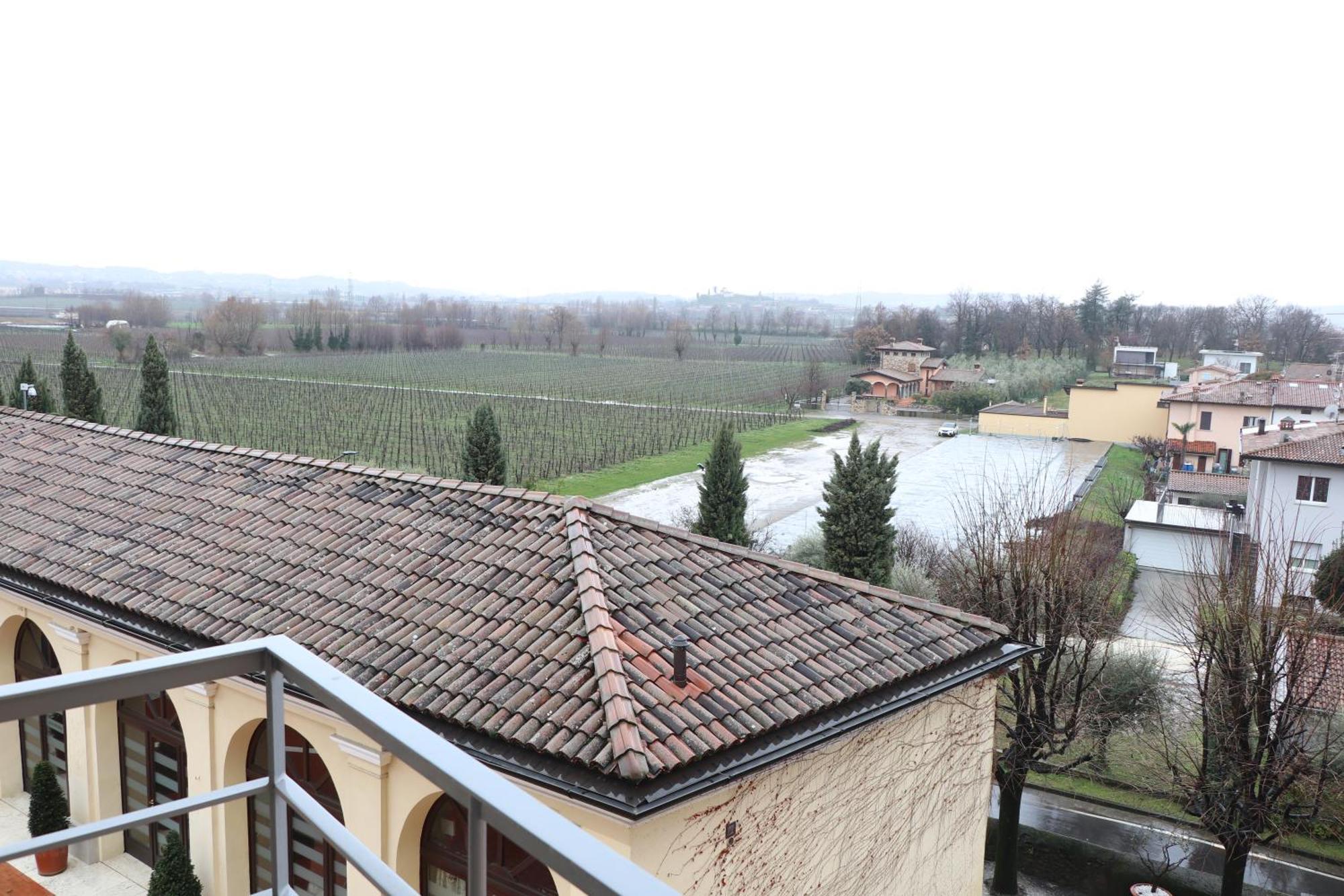 Вилла Borgo Santa Giulia Корте Франка Экстерьер фото