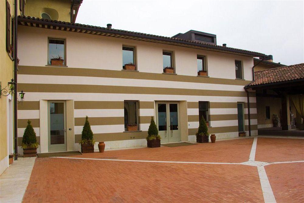 Вилла Borgo Santa Giulia Корте Франка Экстерьер фото