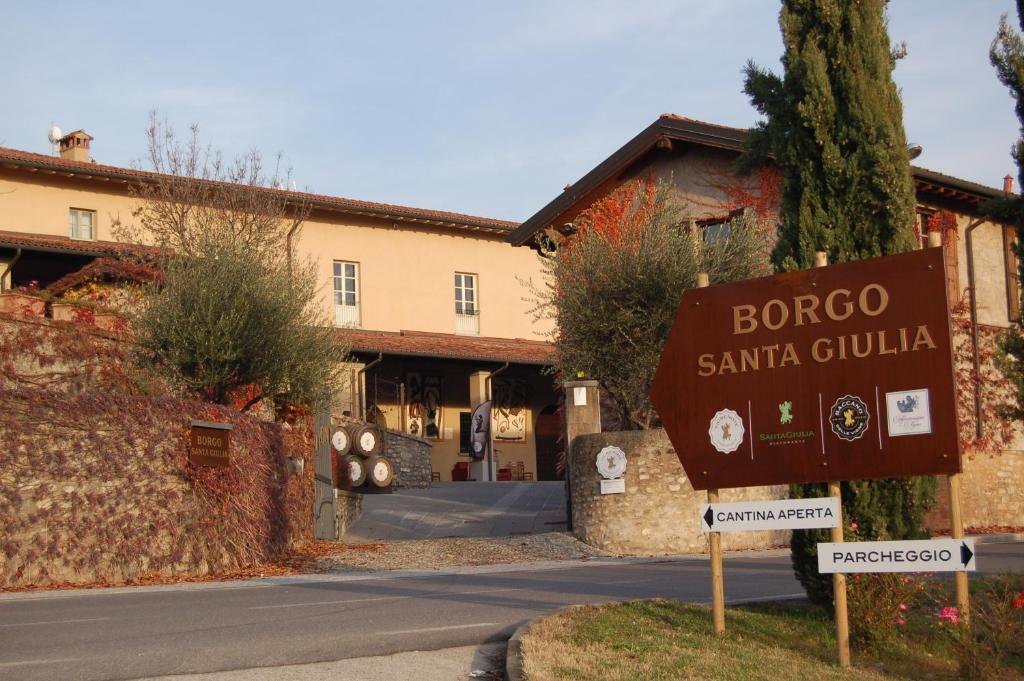 Вилла Borgo Santa Giulia Корте Франка Экстерьер фото