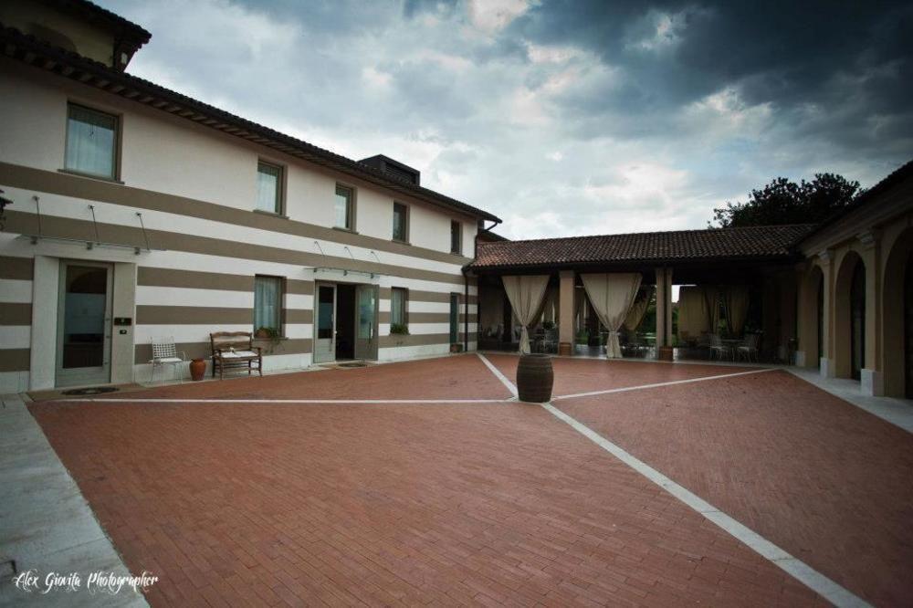 Вилла Borgo Santa Giulia Корте Франка Экстерьер фото