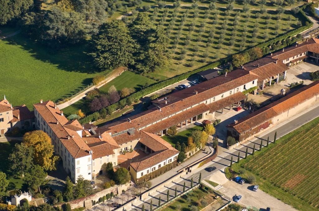 Вилла Borgo Santa Giulia Корте Франка Экстерьер фото