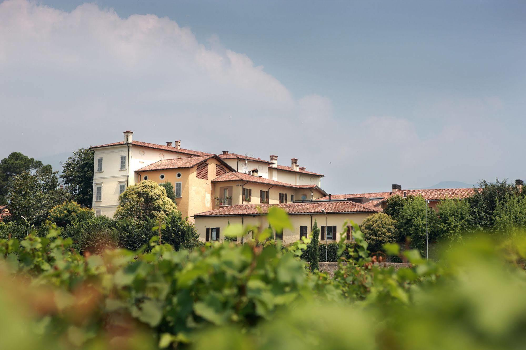 Вилла Borgo Santa Giulia Корте Франка Экстерьер фото